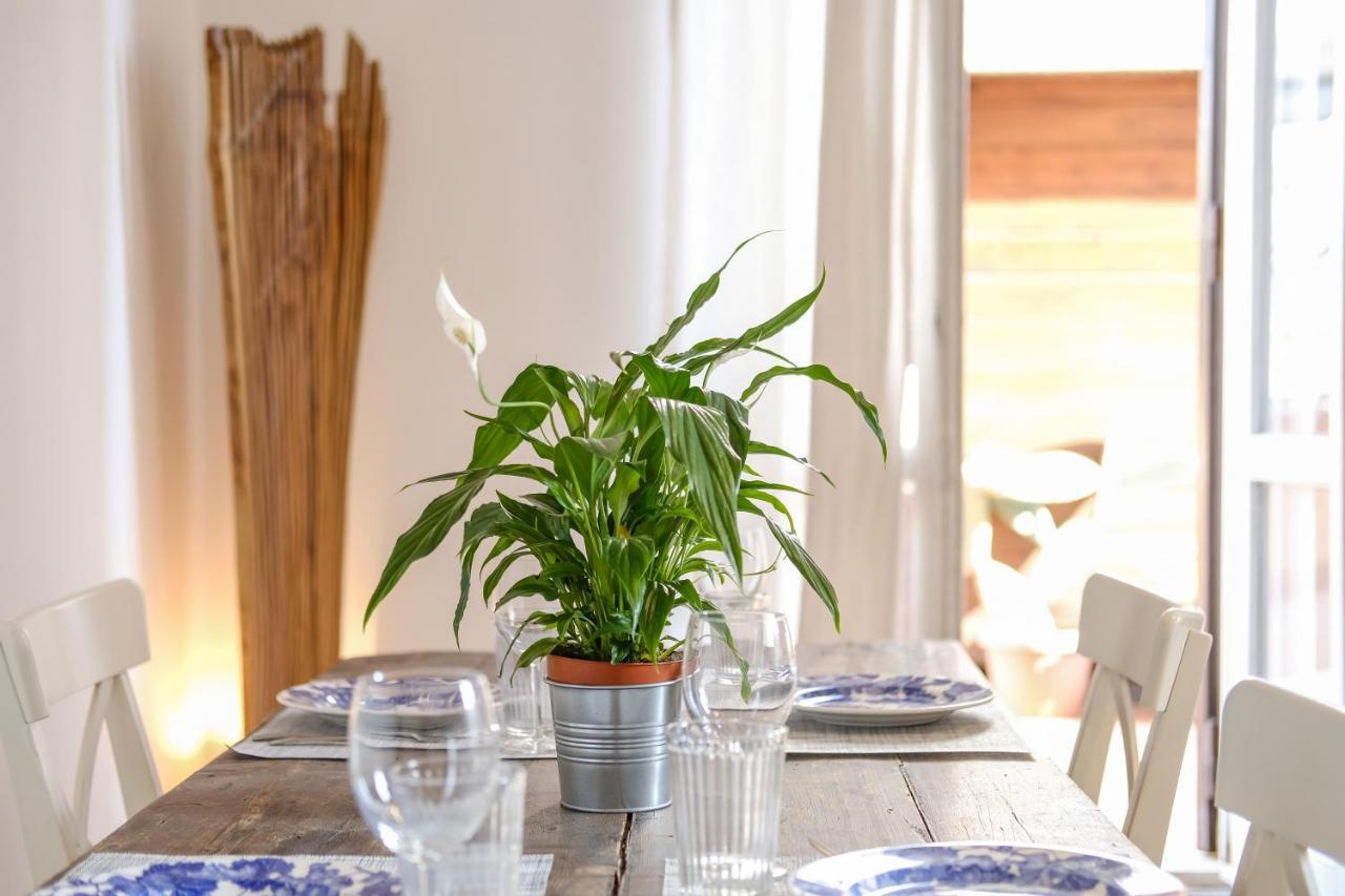 Spacious Apartment With Big Terrace At Colosseum Rome Luaran gambar