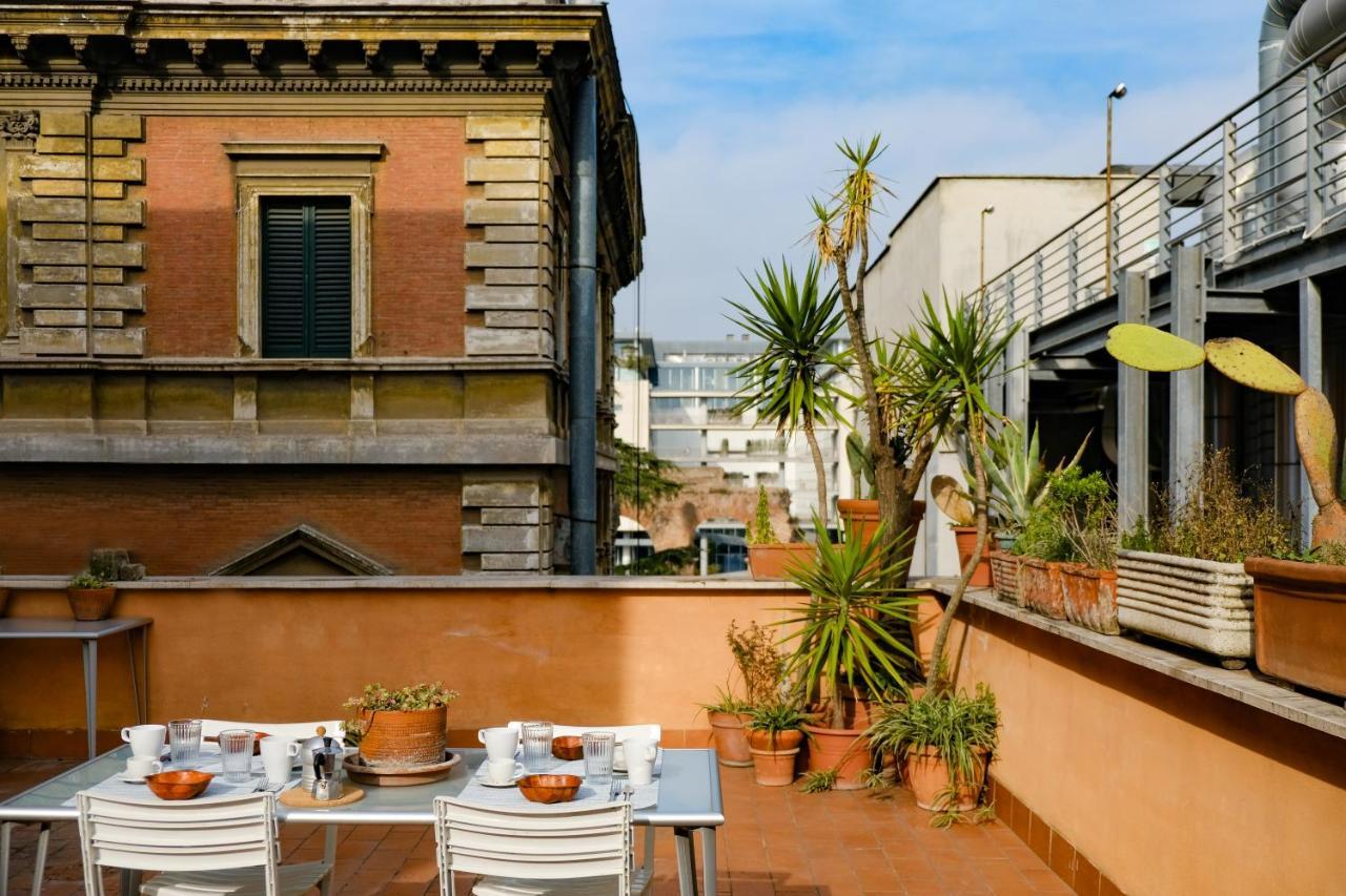 Spacious Apartment With Big Terrace At Colosseum Rome Luaran gambar