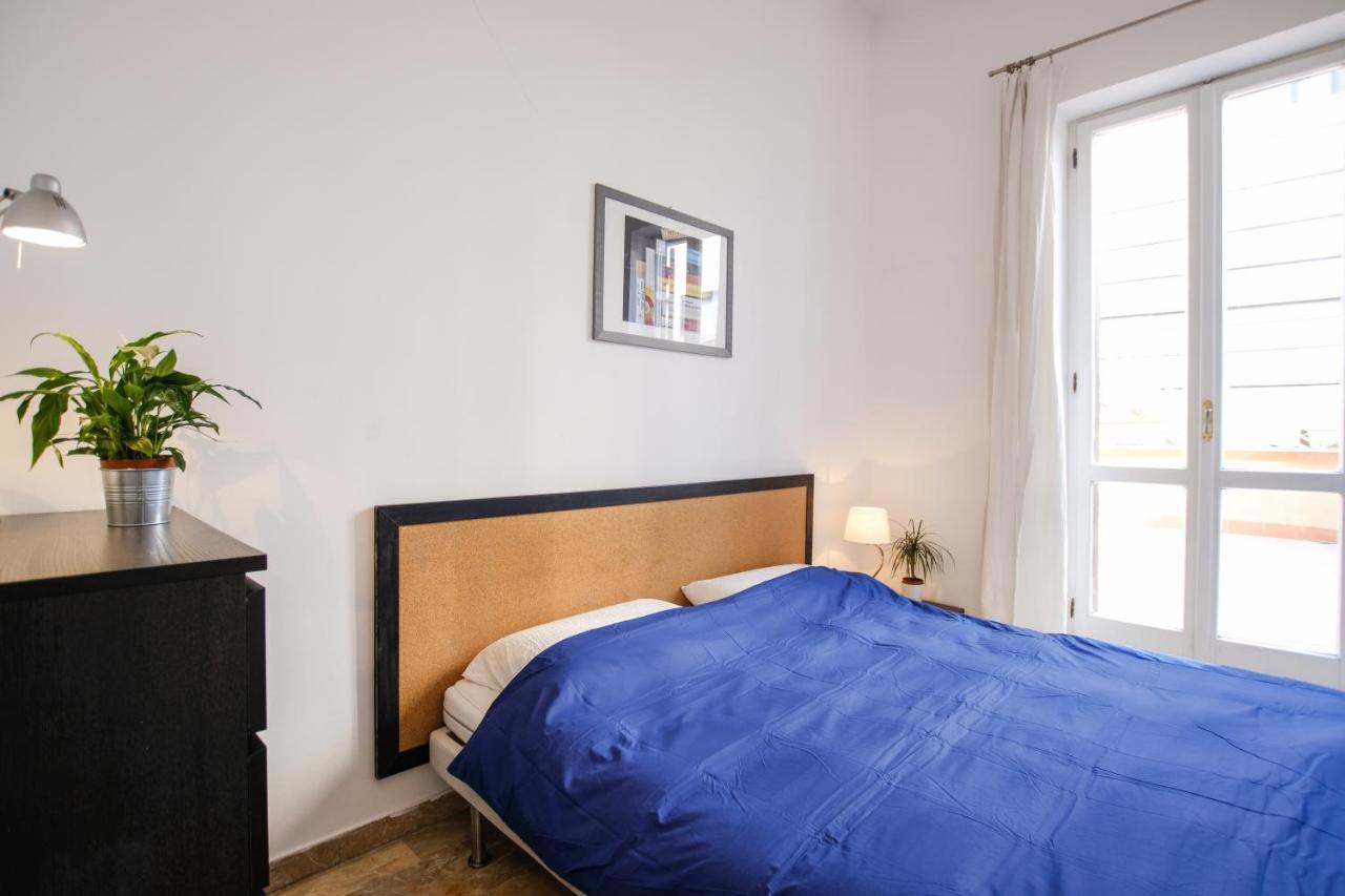 Spacious Apartment With Big Terrace At Colosseum Rome Luaran gambar