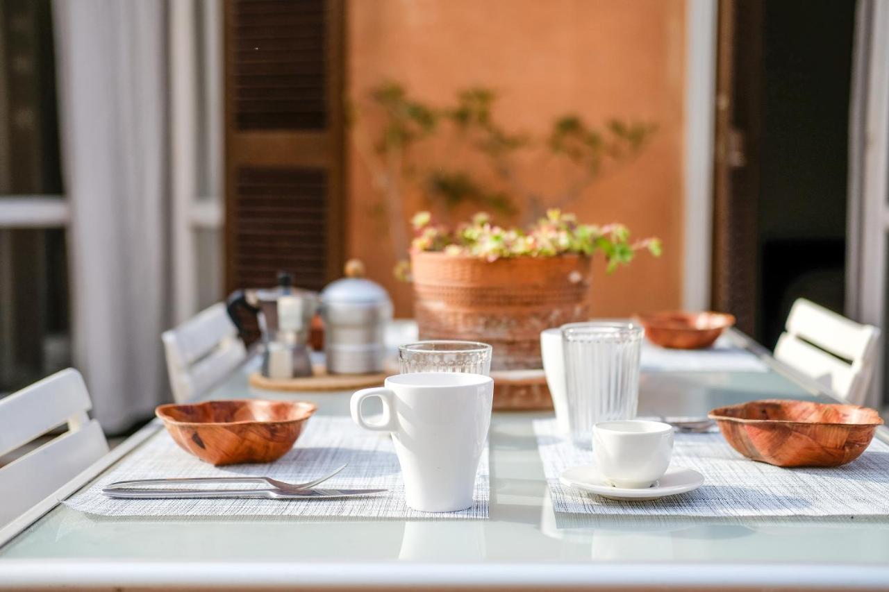 Spacious Apartment With Big Terrace At Colosseum Rome Luaran gambar