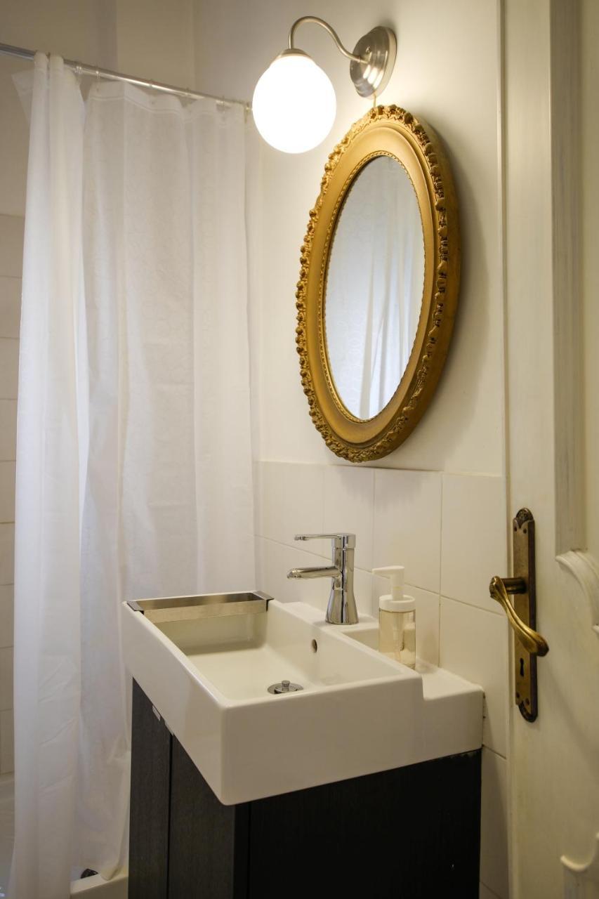 Spacious Apartment With Big Terrace At Colosseum Rome Luaran gambar