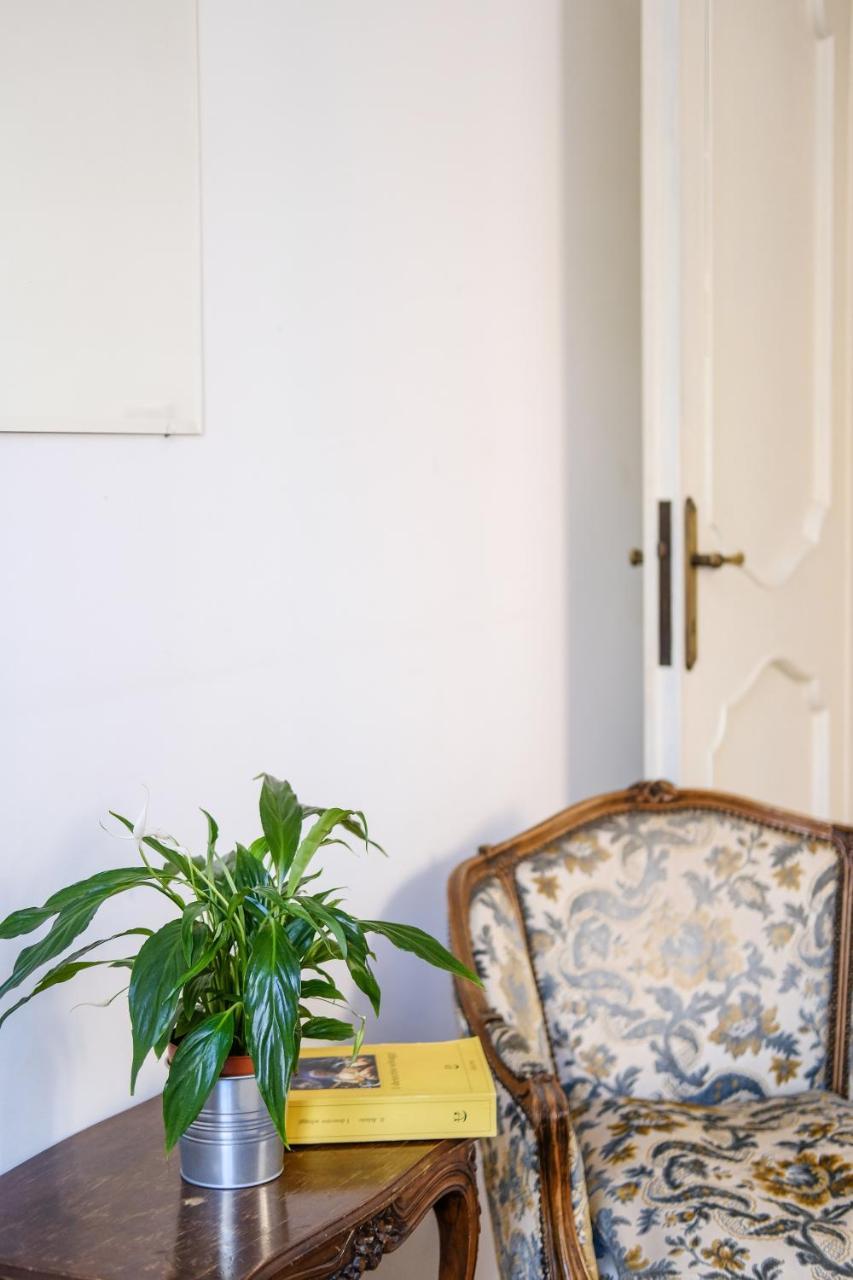 Spacious Apartment With Big Terrace At Colosseum Rome Luaran gambar