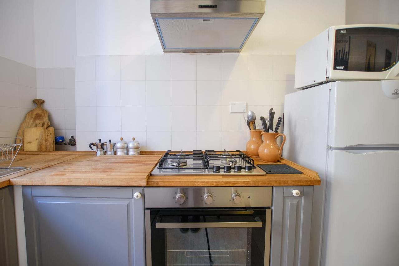 Spacious Apartment With Big Terrace At Colosseum Rome Luaran gambar