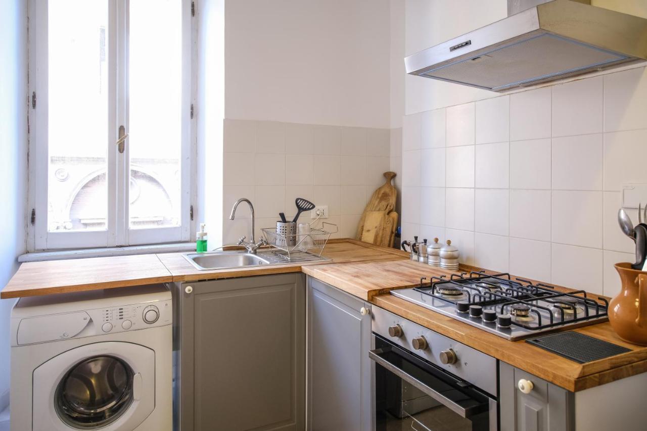 Spacious Apartment With Big Terrace At Colosseum Rome Luaran gambar