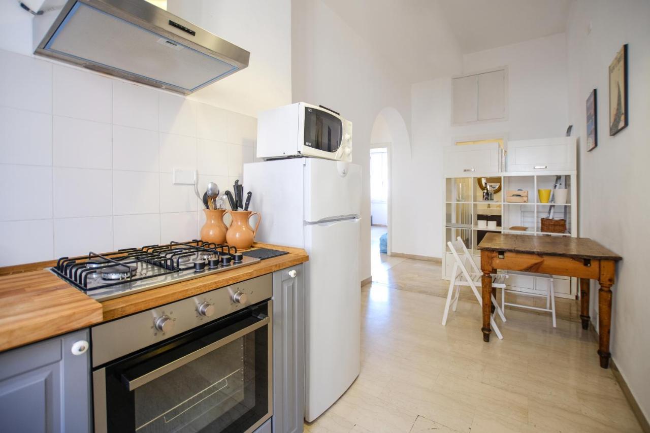 Spacious Apartment With Big Terrace At Colosseum Rome Luaran gambar